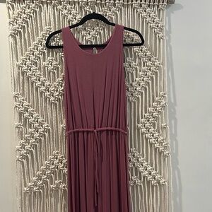 Athleta Sleeveless keyhole dress - mauve